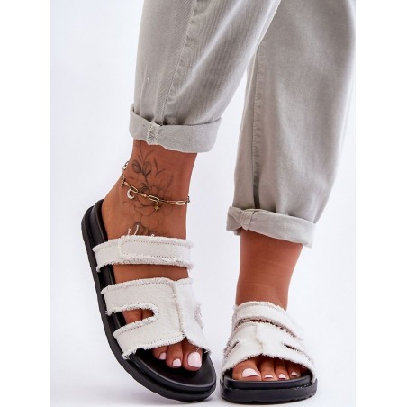 Clacquettes model 183455 Step in style
