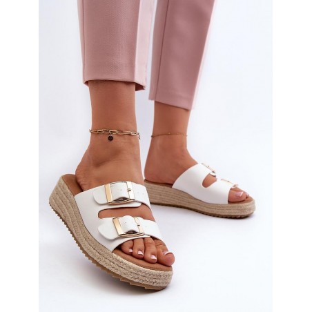 Clacquettes model 197419 Step in style