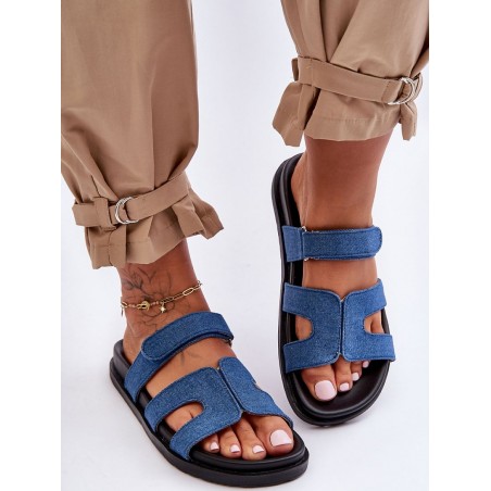 Clacquettes model 183449 Step in style